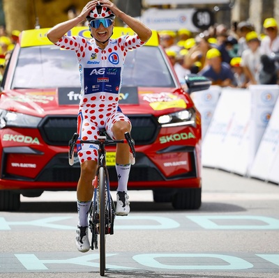 Foto zu dem Text "Bergkönigin Ghekiere triumphiert solo in Le Grand-Bornand "