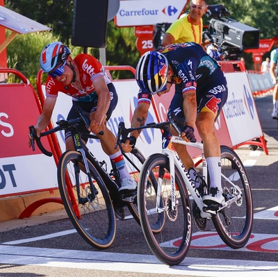 Foto zu dem Text "Roglic krönt am Pico Villuercas die starke Vorarbeit seiner Helfer"