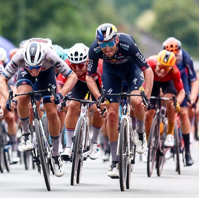 Foto zu dem Text "Nach Foto-Finish: Merlier siegt weiter im Europameistertrikot"