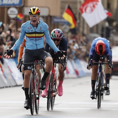 Foto zu dem Text "Kopecky siegt mit Köpfchen, Lippert knapp an WM-Bronze vorbei"