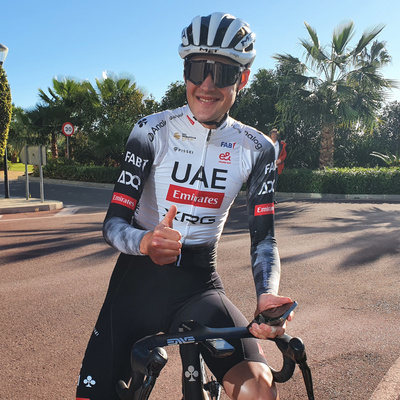 Foto zu dem Text "Aus UAE Team Emirates wird UAE Emirates XRG"