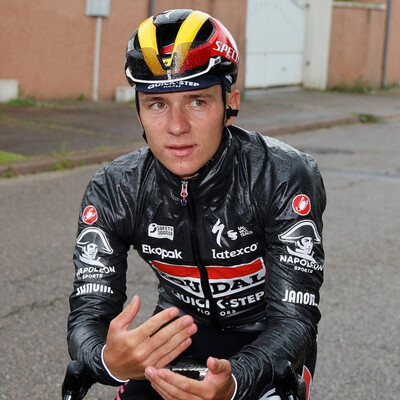 Foto zu dem Text "Mini-Rückschlag für Evenepoel: Trainingsstart verschoben"