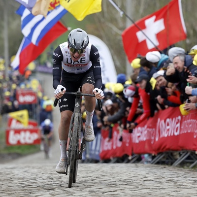 Foto zu dem Text "Pogacar lässt aufhorchen: Roubaix-Debüt in diesem Jahr?"