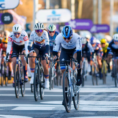 Foto zu dem Text "Machtkampf der Sportdirektoren bestimmte Ausgang beim Omloop"